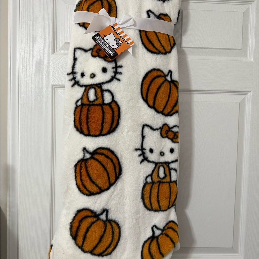 Hello Kitty pumpkin throw